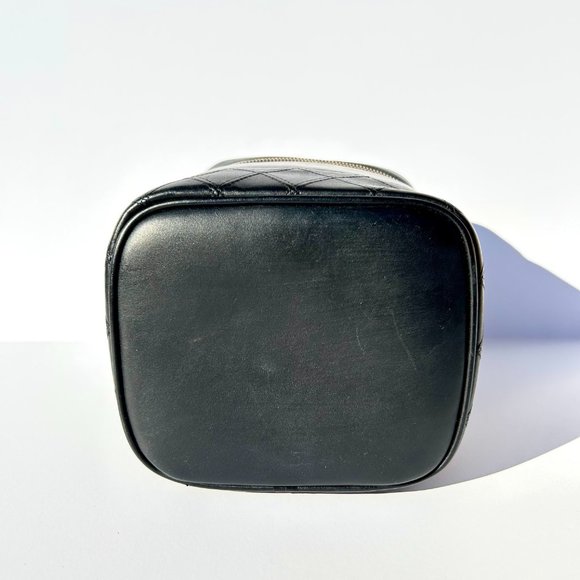 Chanel Black Vintage Vanity Bag - Picture 5 of 11